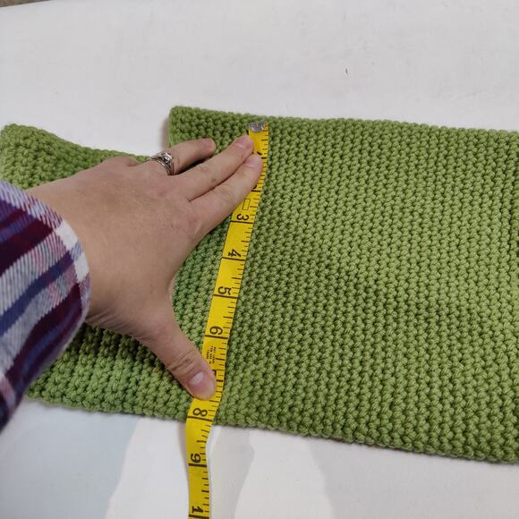 Handmade Newborn Baby Photoshoot Prop Green Knit Peapod - Picture 5 of 6